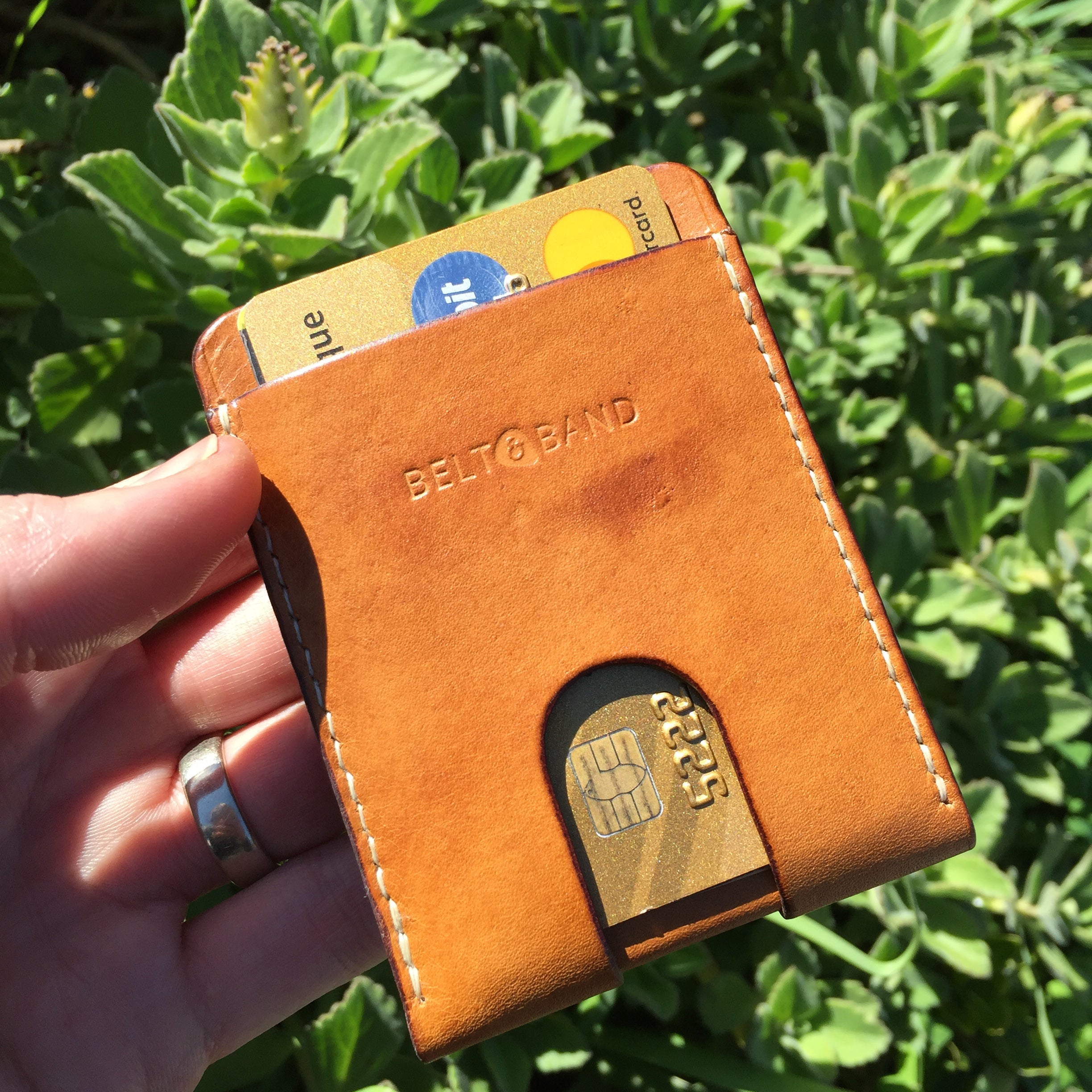 A couple minimalist wallets : r/Leathercraft